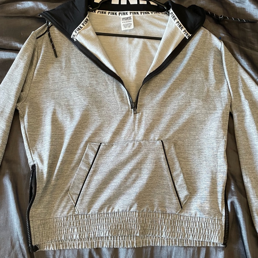 Pink Victoria Secret light weight sweater xs it is new with no tags